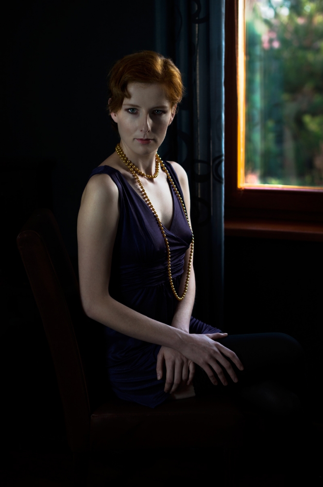 Przy oknie. Karolina